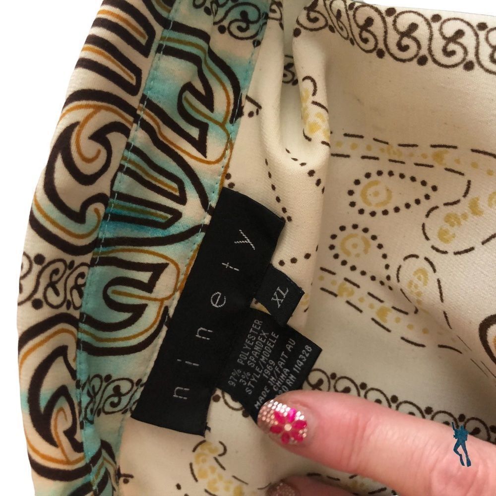 NINETIES Beautiful tribal print.    X-LARGE - Picture 5 of 6